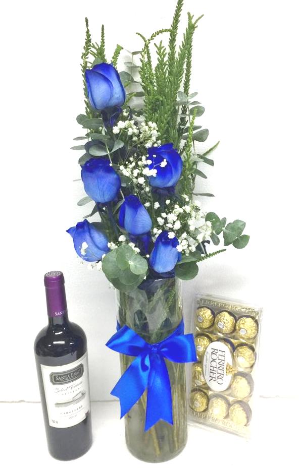 Florero en 6 Rosas Azules, Bombones Ferrero Rocher 150grs y Vino 750cc